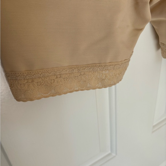 Design Veronique Compression Garment - Picture 4 of 6